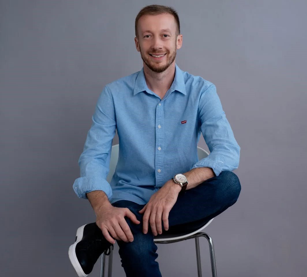 Dr Mladen Jovičić - stomatolog specijalist Banja Luka sa 20+ godina iskustva u implantologiji i estetskoj stomatologiji